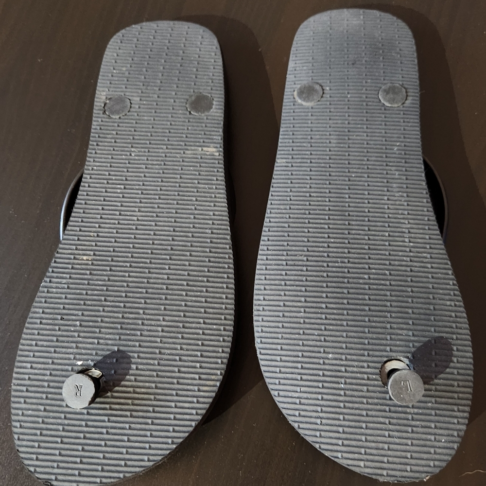Flip Flops - Picture 2 of 3